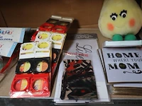 Partij diversen o.a. huishoudelijke artikelen, hobbymateriaal, pastamaker sets & zwembad afdekzeilen - 100 stuks - afbeelding 9 van  11