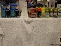 Partij diversen o.a. insectenvangers & toilet spray - afbeelding 1 van  4