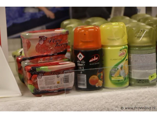 Partij diversen o.a. insectenvangers & toilet spray - afbeelding 3 van  4