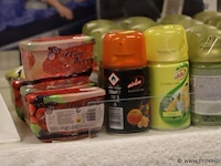 Partij diversen o.a. insectenvangers & toilet spray - afbeelding 3 van  4