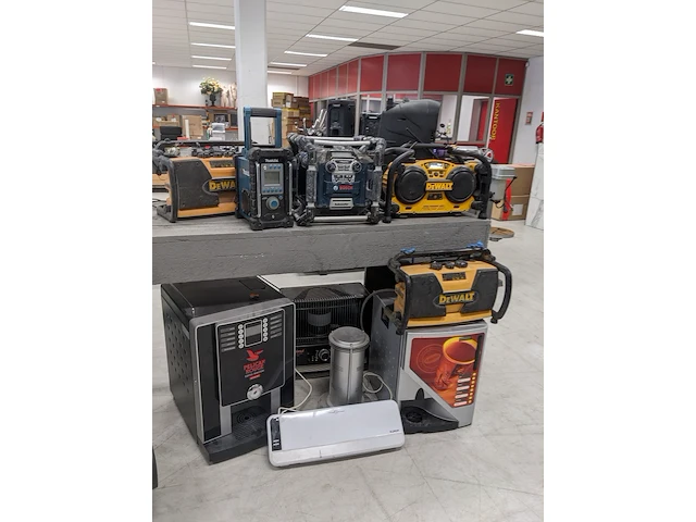 Partij diversen, o.a. makita, bosch, dewalt - afbeelding 1 van  13