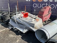 Partij diversen o.a. meubilair/balie/schrobmachine/polycarbonaat/banden enz. - afbeelding 3 van  6