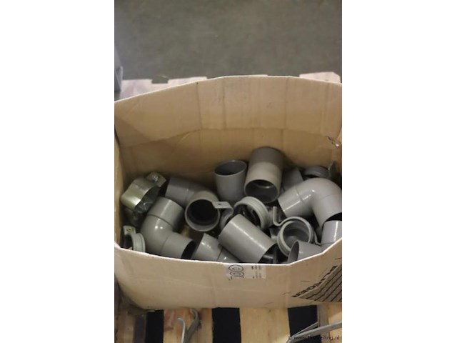 Partij diversen o.a. pvc-koppelstukken & beugels - afbeelding 3 van  6