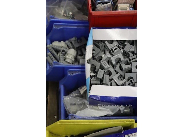 Partij diversen o.a. pvc, zekeringen & bevestigingsmaterialen - afbeelding 5 van  13