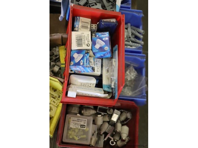 Partij diversen o.a. pvc, zekeringen & bevestigingsmaterialen - afbeelding 8 van  13