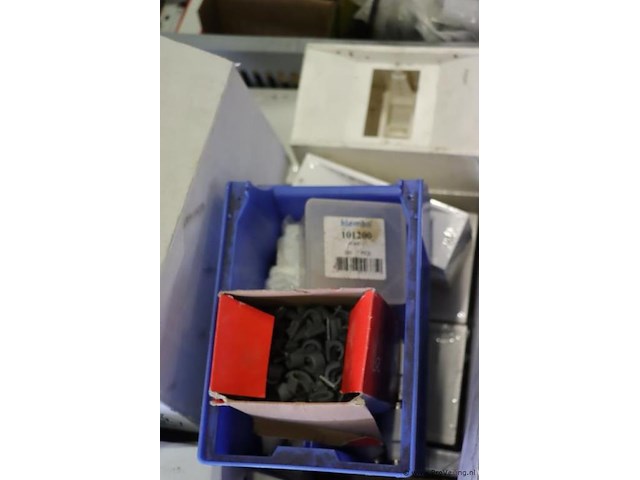 Partij diversen o.a. pvc, zekeringen & bevestigingsmaterialen - afbeelding 10 van  13