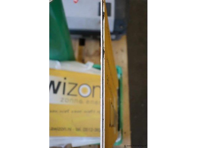 Partij diversen o.a. reclameborden van trespa & folie op rol - afbeelding 3 van  6