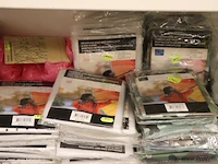 Partij diversen o.a. regenjassen, diverse kleuren & handgel - afbeelding 3 van  4