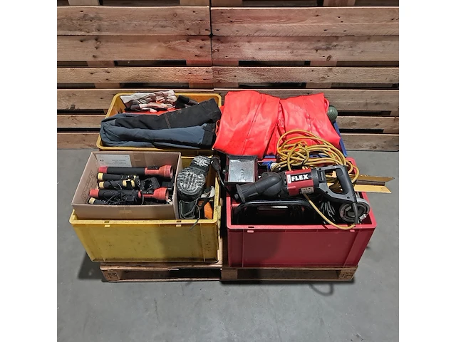 Partij diversen, o.a. streamlight, husqvarna & stihl - afbeelding 1 van  50