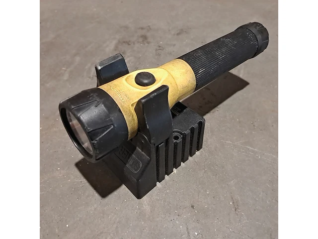 Partij diversen, o.a. streamlight, husqvarna & stihl - afbeelding 26 van  50