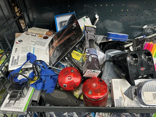 Partij diversen w.o. bouwmarktartikelen - afbeelding 3 van  7
