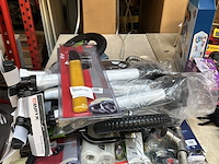 Partij diversen w.o. fietsaccessoires w.o. lynx, dahle, bosch - afbeelding 1 van  10