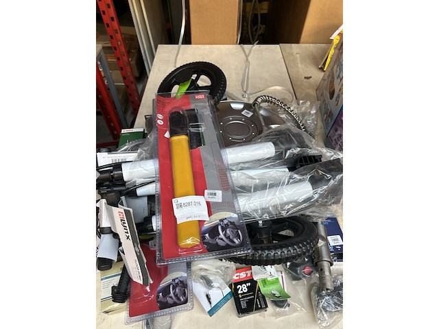 Partij diversen w.o. fietsaccessoires w.o. lynx, dahle, bosch - afbeelding 3 van  10