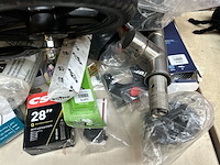 Partij diversen w.o. fietsaccessoires w.o. lynx, dahle, bosch - afbeelding 6 van  10