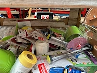 Partij diversen w.o. g23 lampen, toiletborstels - afbeelding 5 van  8
