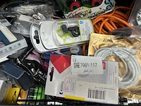 Partij diversen w.o. iphone5-case, gadgets w.o. canyon, philips - afbeelding 4 van  9