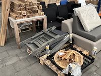 Partij diversen w.o. tuinmeubelen - afbeelding 1 van  8