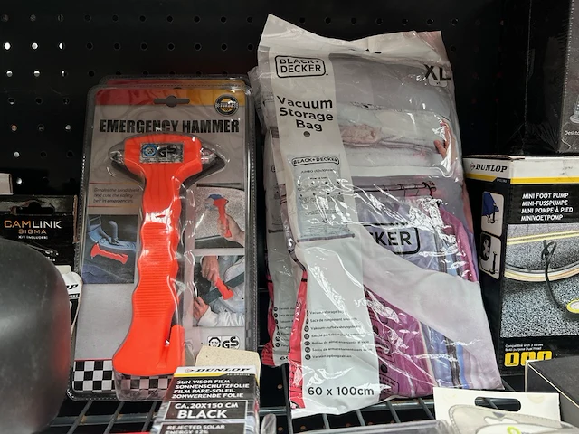 Partij diversen w.o. tuinslang, fietspomp, zadel w.o. black&decker, dunlop - afbeelding 4 van  8