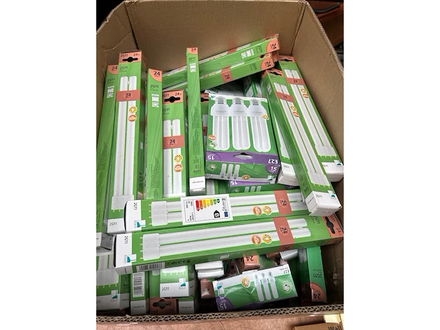 Partij diversen w.o. wandklokken, g23 lampen w.o. eglo - afbeelding 8 van  8