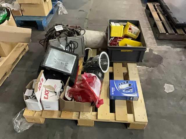 Partij diversen - afbeelding 2 van  8