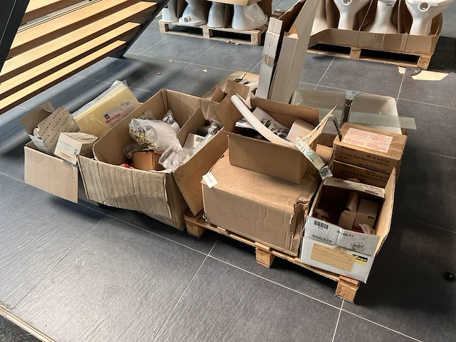 Partij diversen - afbeelding 1 van  6