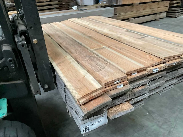 Partij douglas rhombusprofiel planken 180x14x1,5-1,8 cm - afbeelding 8 van  9