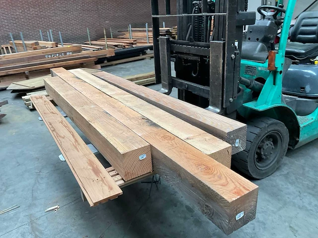 Partij douglas tuinpalen 200-300x14,5x14,5 cm - afbeelding 11 van  18