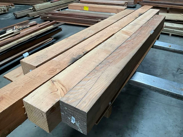Partij douglas tuinpalen 200-300x14,5x14,5 cm - afbeelding 15 van  18