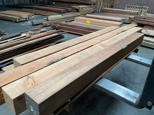 Partij douglas tuinpalen 200-300x14,5x14,5 cm - afbeelding 16 van  18