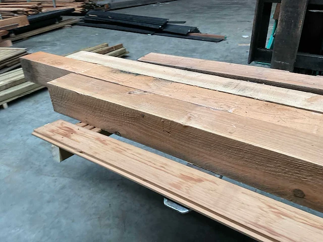 Partij douglas tuinpalen 200-300x14,5x14,5 cm - afbeelding 17 van  18