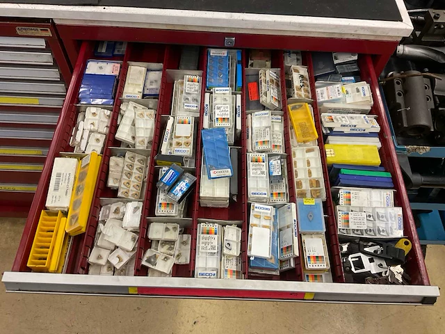Partij draaigereedschappen en toebehoren - afbeelding 46 van  49