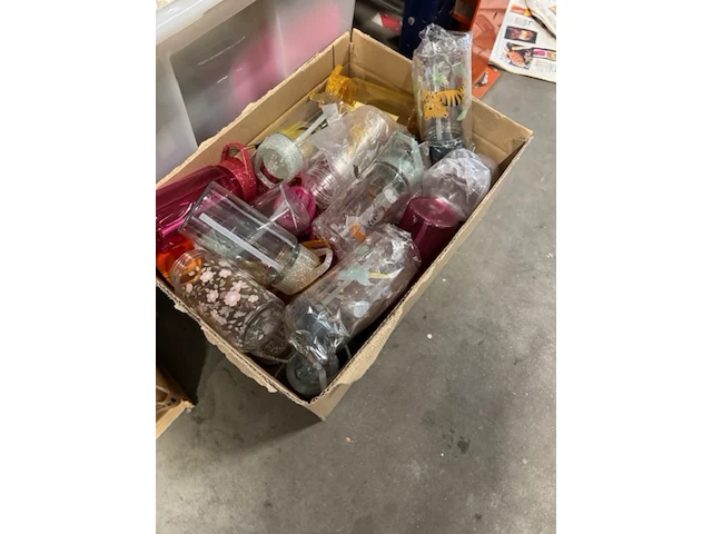 Partij drinkerbekers, lunchboxen, rugtassen, a little lovely company - afbeelding 3 van  5