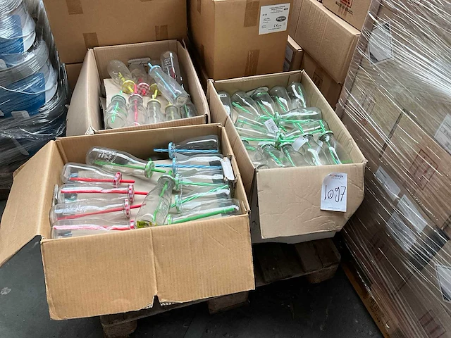 Partij drinkflessen - afbeelding 1 van  6
