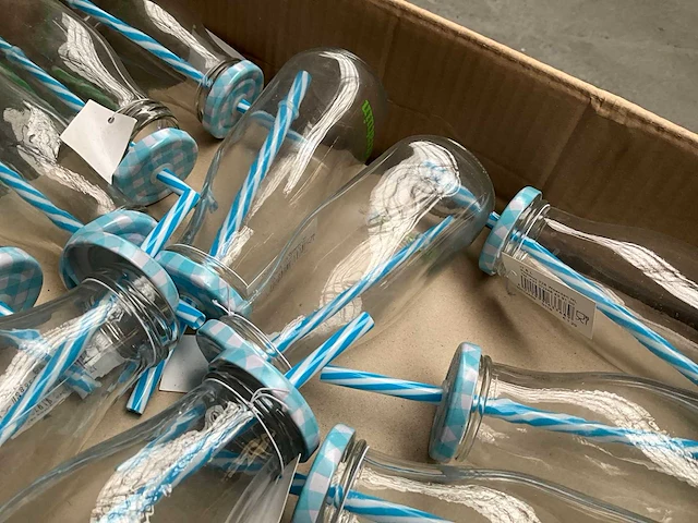 Partij drinkflessen - afbeelding 8 van  8