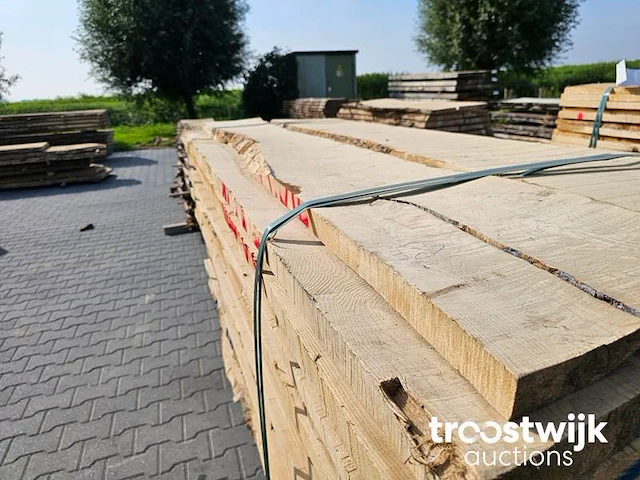 Partij duitse essenplanken +/- 75 stuks 230cm-260cm breedte 20-40cm dikte 4cm ovengedroogd - afbeelding 1 van  6