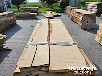 Partij duitse essenplanken +/- 75 stuks 230cm-260cm breedte 20-40cm dikte 4cm ovengedroogd - afbeelding 4 van  6