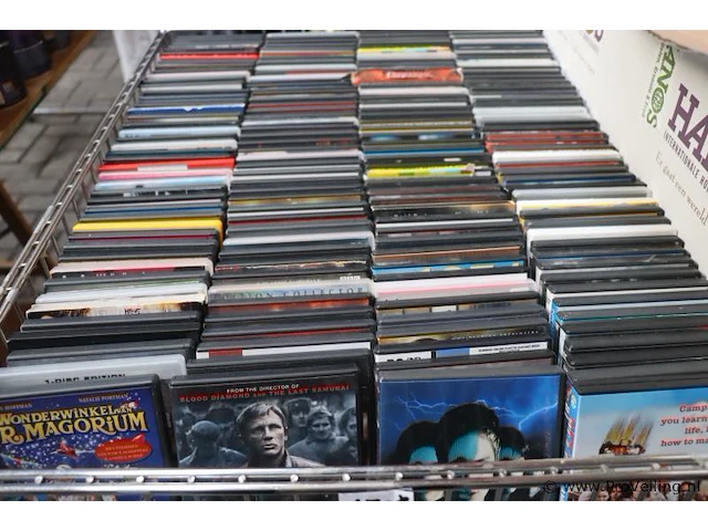 Partij dvd's, diverse titels o.a. final destination, defiance & wonderwinkel van magorium - 178 stuks - afbeelding 1 van  2