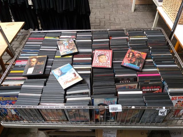 Partij dvd's inclusief verkoopbak - afbeelding 1 van  4