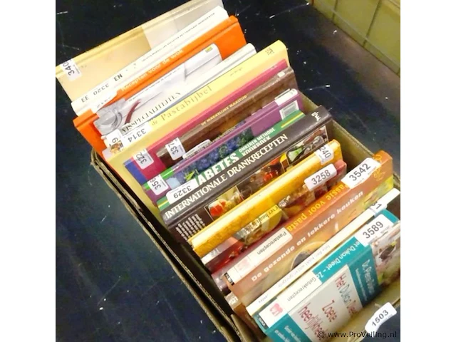 Partij eerdere kavels kookboeken - afbeelding 2 van  5