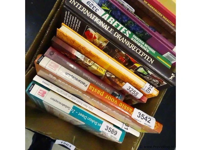 Partij eerdere kavels kookboeken - afbeelding 4 van  5