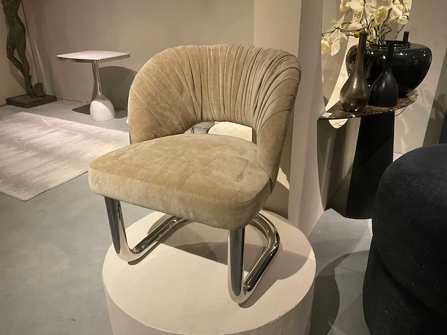 Partij eetkamerstoelen, fauteuils, poefs (13x) - afbeelding 5 van  38