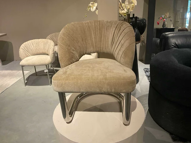 Partij eetkamerstoelen, fauteuils, poefs (13x) - afbeelding 7 van  38