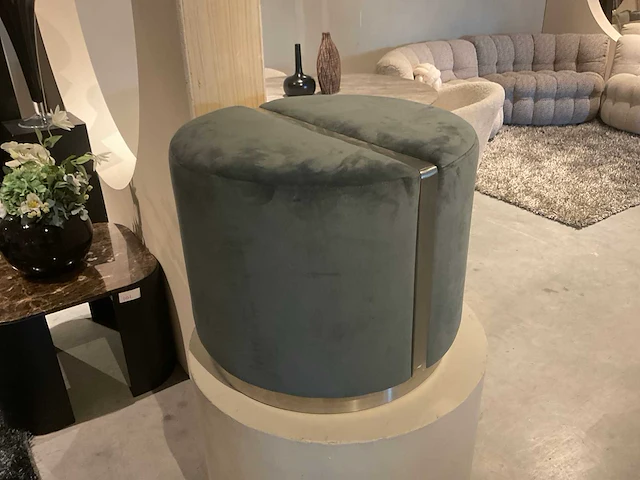 Partij eetkamerstoelen, fauteuils, poefs (13x) - afbeelding 9 van  38