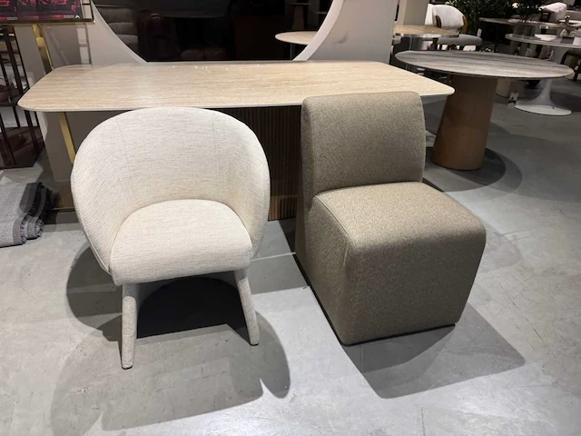 Partij eetkamerstoelen, fauteuils, poefs (13x) - afbeelding 16 van  38