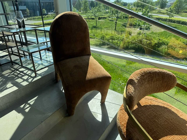 Partij eetkamerstoelen, fauteuils, poefs (13x) - afbeelding 31 van  38