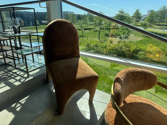 Partij eetkamerstoelen, fauteuils, poefs (13x) - afbeelding 32 van  38