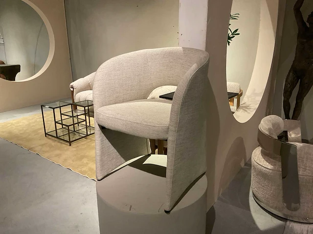 Partij eetkamerstoelen, fauteuils, poefs (13x) - afbeelding 37 van  38