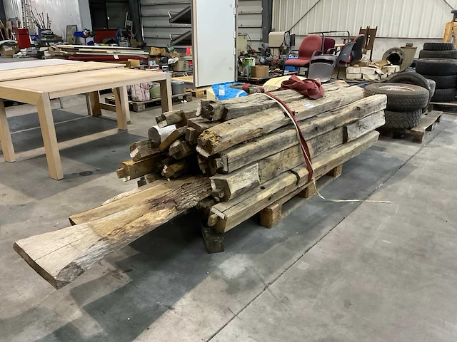 Partij eiken balken en planken - afbeelding 4 van  6