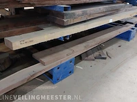 Partij eiken planken en balken - afbeelding 12 van  18