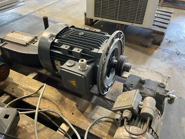 Partij electro motoren - afbeelding 6 van  7